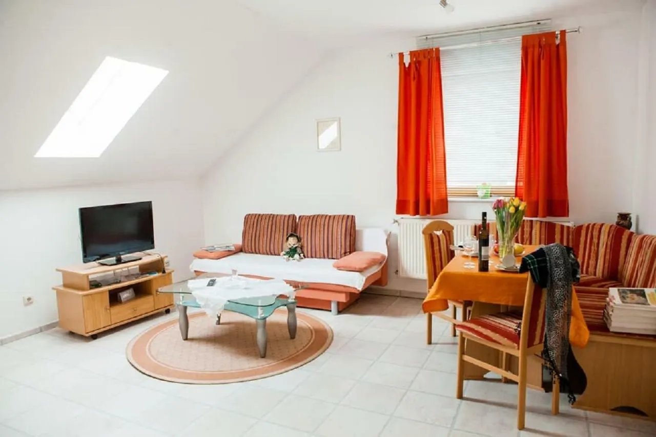 Ferienwohnung Sixt Martina Lam Apartment